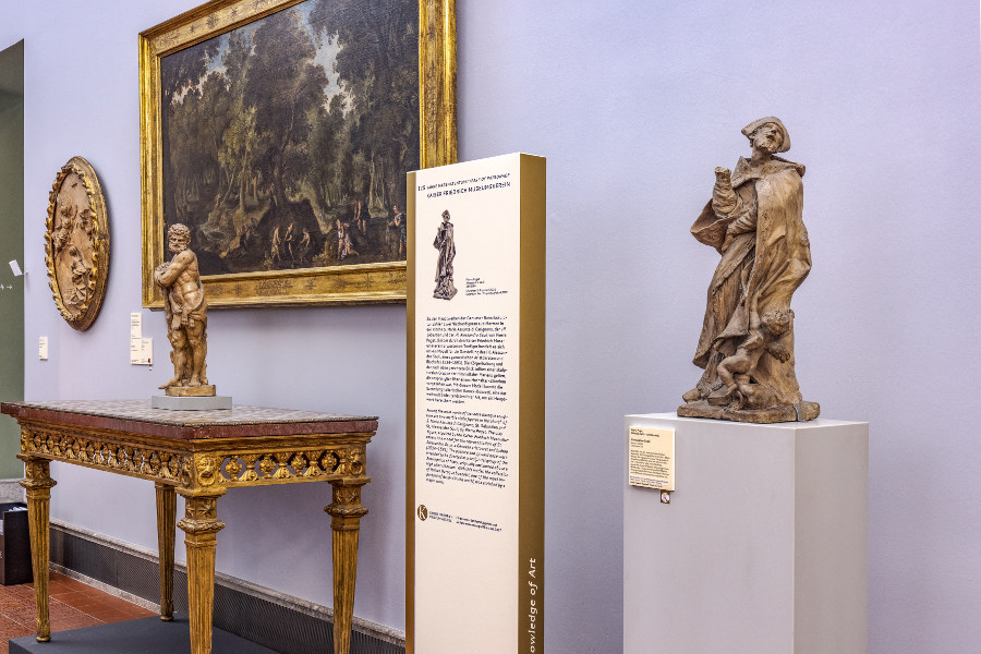 Bode-Museum - Puget: Modell für eine Kolossalstatue des Heiligen Alessandro Sauli - Stele 125 Jahre KFMV